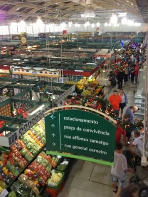 O Mercado Municipal fica em frente à rodoferroviária de Curitiba