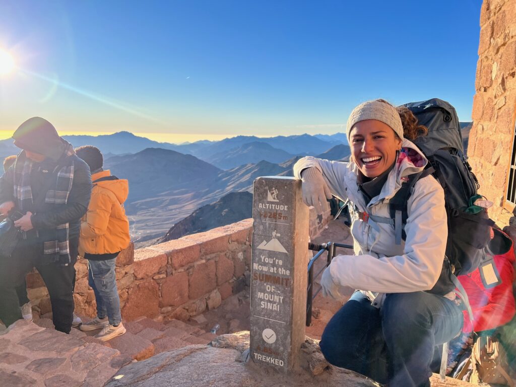 mulher no Monte Sinai, Egito