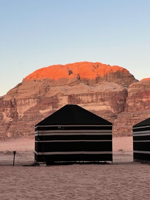 Tenda no deserto Wadi Rum, Jordânia.