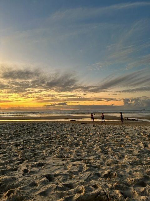 Pôr do sol em uma praia australiana