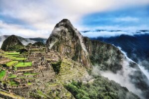 Como visitar Machu Picchu: Foto de Viajante Dibujero: https://www.pexels.com/pt-br/foto/panorama-vista-paisagem-montanhas-4835349/
