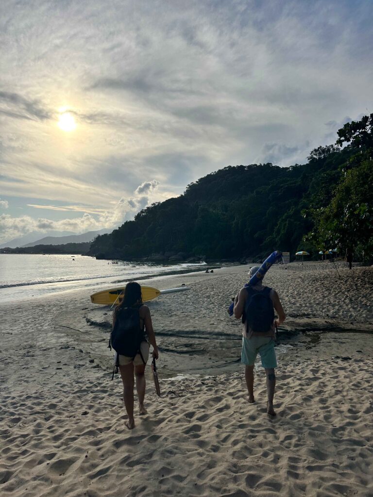 por do sol em uma das melhores praias de ubatuba