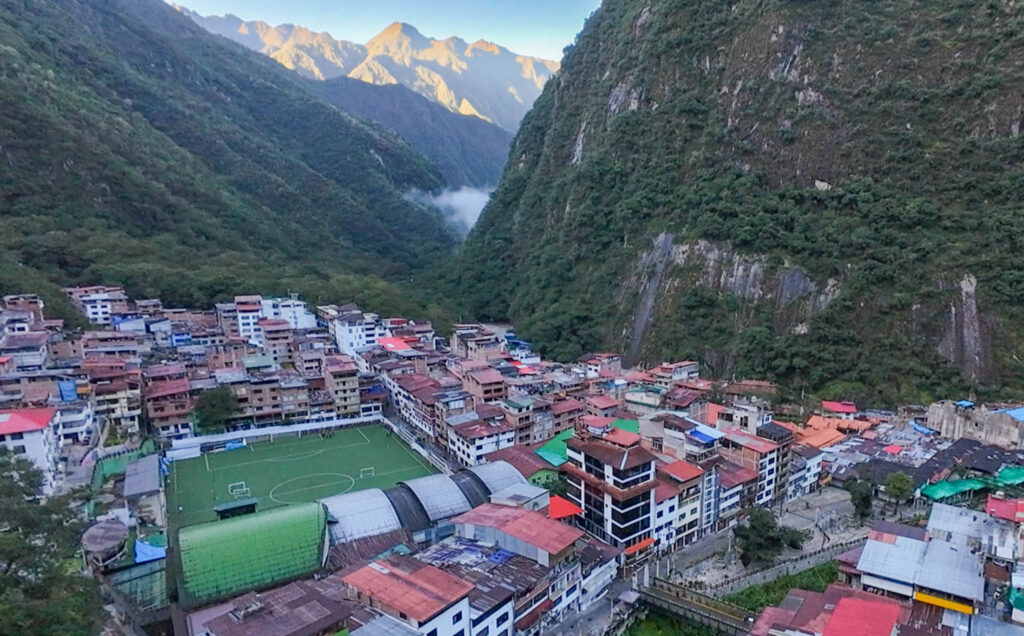 Machu Picchu Pueblo vista panoramica