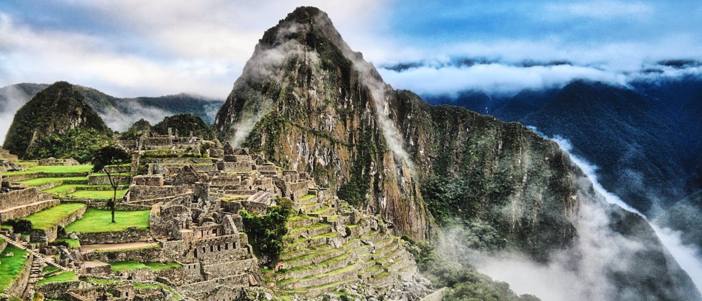 Como visitar Machu Picchu: Foto de Viajante Dibujero: https://www.pexels.com/pt-br/foto/panorama-vista-paisagem-montanhas-4835349/